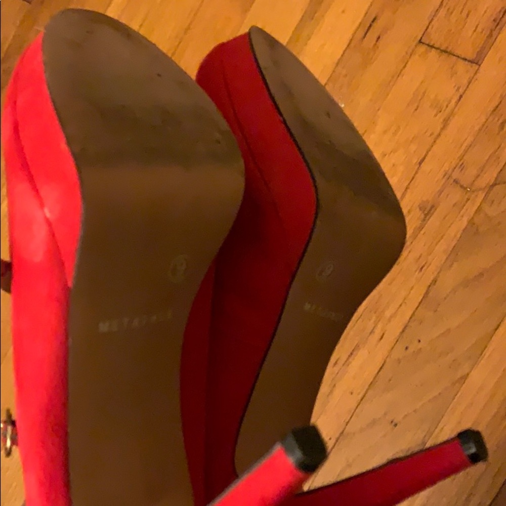 Red heels - Picture 2 of 2